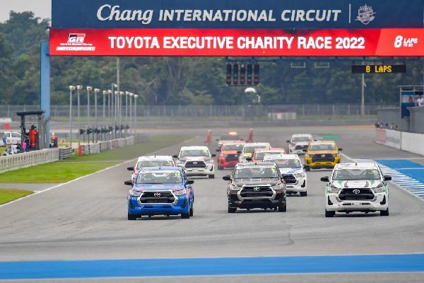 Toyota Executives Charity Race 2022 พิสูจน์สมรรถนะ Hilux REVO D โดยทีม ...