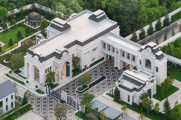 The Palazzo Pinklao-Borom Ultra-Luxury Mansion