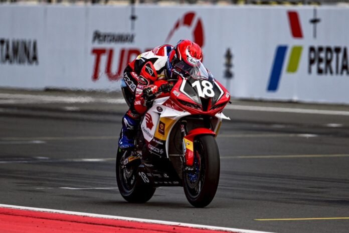 The Next Successor Ride CBR600RR Grab TOP 4 Super Sport 600 Race 1 Indonesia