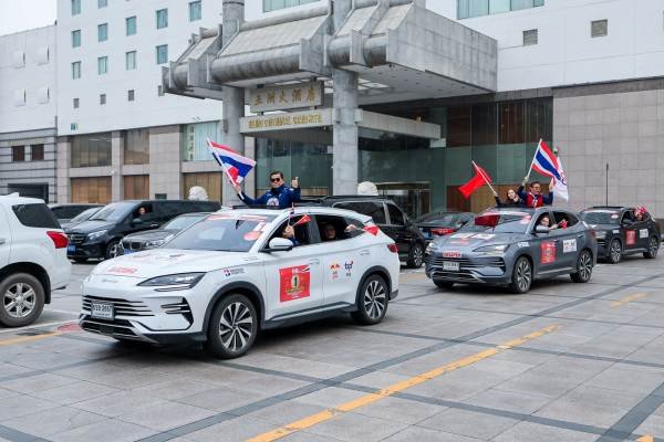 Caravan BYD SEALION 6 DM-i Super Hybrid From Bangkok to Beijing 1 Caravan BYD SEALION 6 DM-i Super Hybrid From Bangkok to Beijing