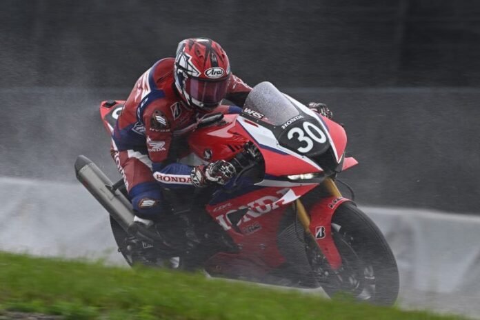 Kong Joining Forces with Honda HRC Secured 1st Place in Sessions 3 and 4 Amidst Torrential Rain